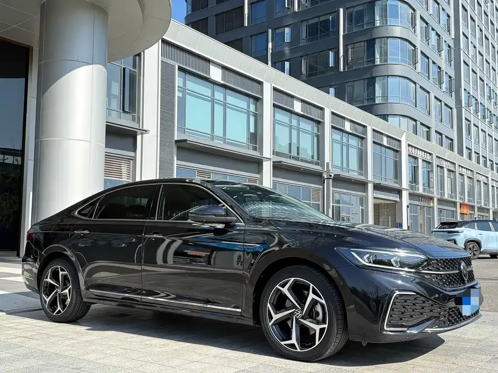 Volkswagen Passat 2023 из CN, фото 3