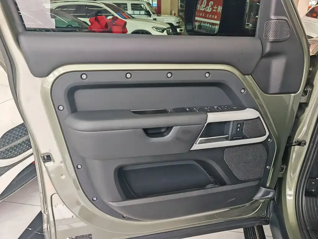 Land Rover Defender 2022 из CN, фото 8