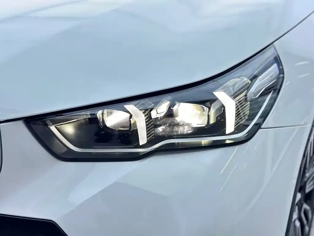 BMW 5 Series 2025 из CN, фото 5