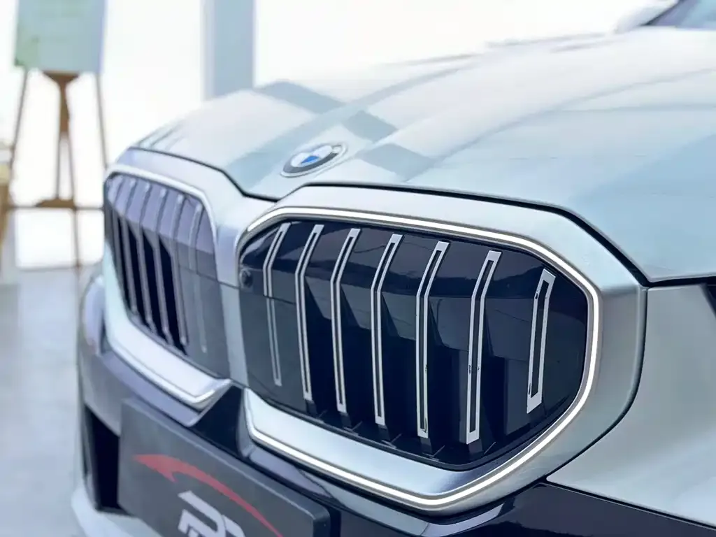 BMW 5 Series 2025 из CN, фото 6