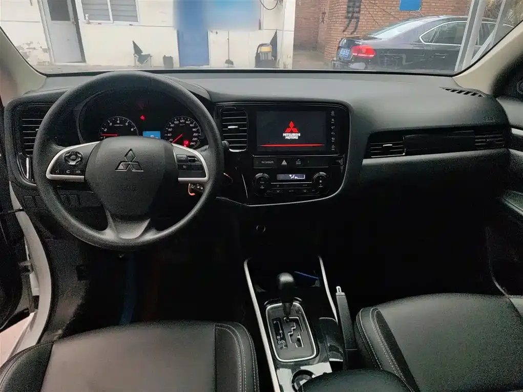 Mitsubishi Outlander 2022 из CN, фото 10