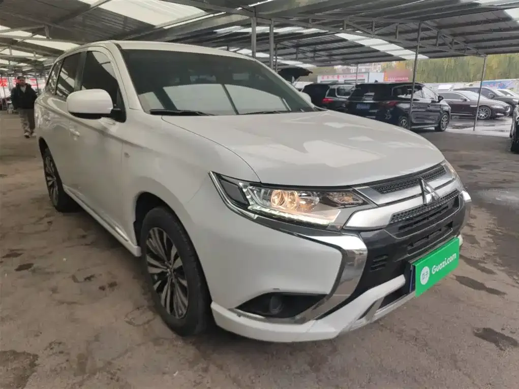 Mitsubishi Outlander 2022 из CN, фото 4
