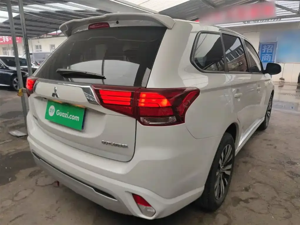Mitsubishi Outlander 2022 из CN, фото 7