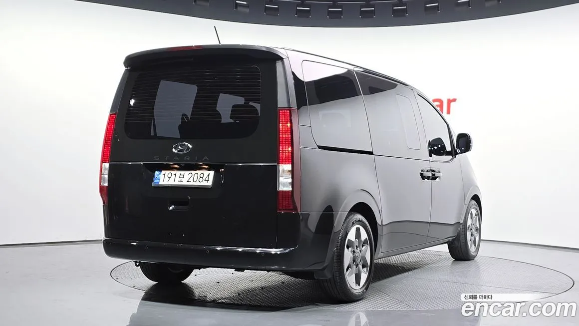 Hyundai Staria — фото 2