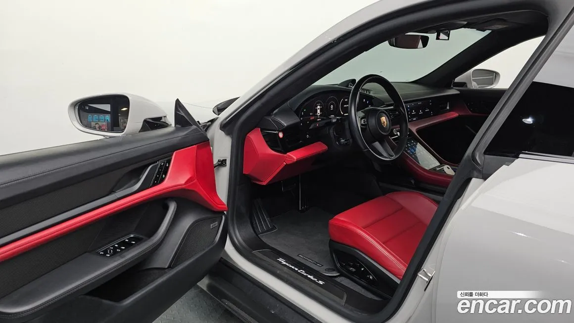 Porsche Taycan 2021 из KR, фото 10