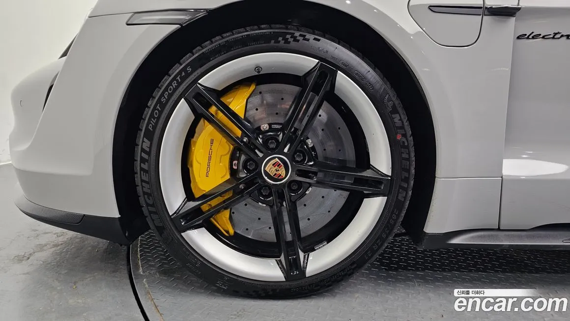 Porsche Taycan 2021 из KR, фото 5