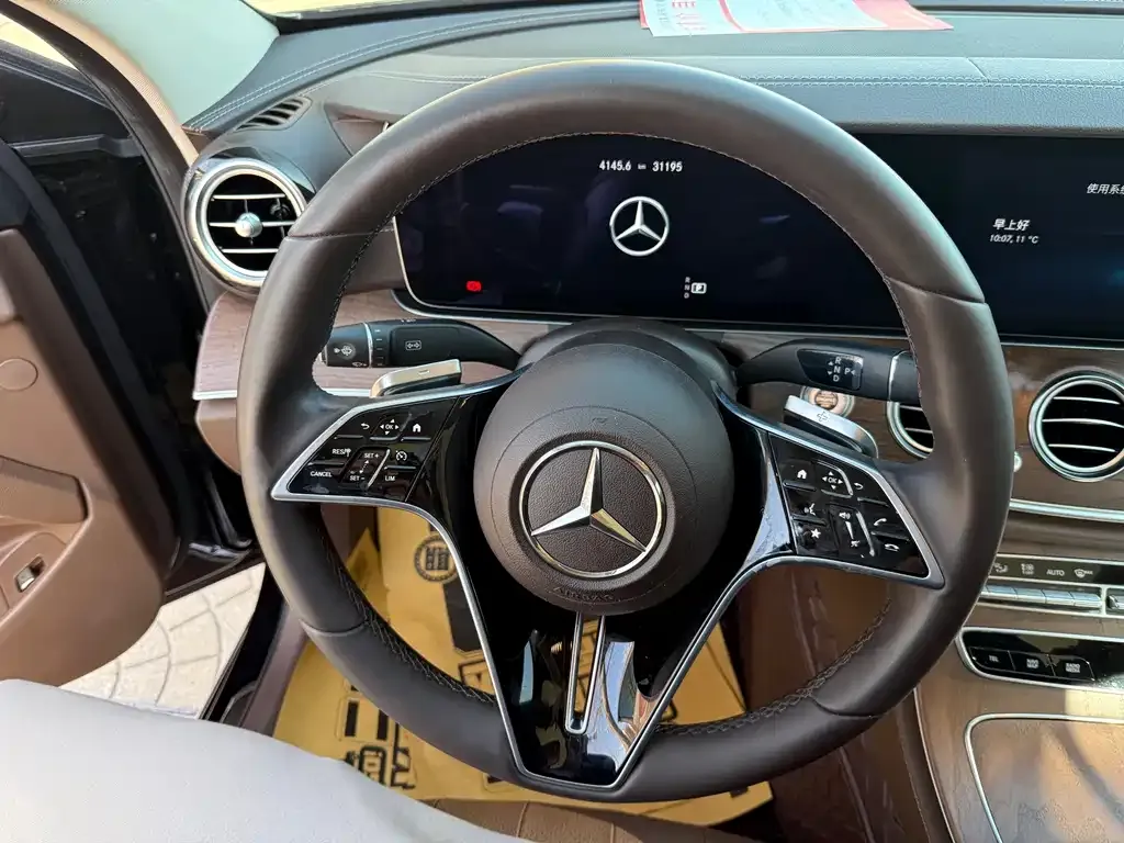 Mercedes-Benz E-Class — фото 10