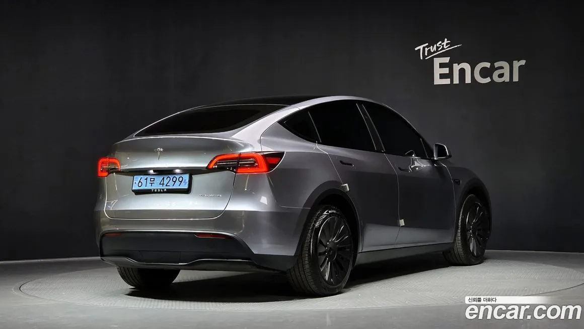 Tesla Model Y 2024 из KR, фото 2