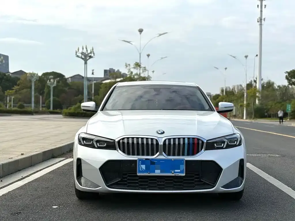 BMW 3 Series 2024 из CN, фото 2