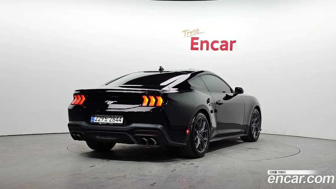 Ford Mustang 2024 из KR, фото 2