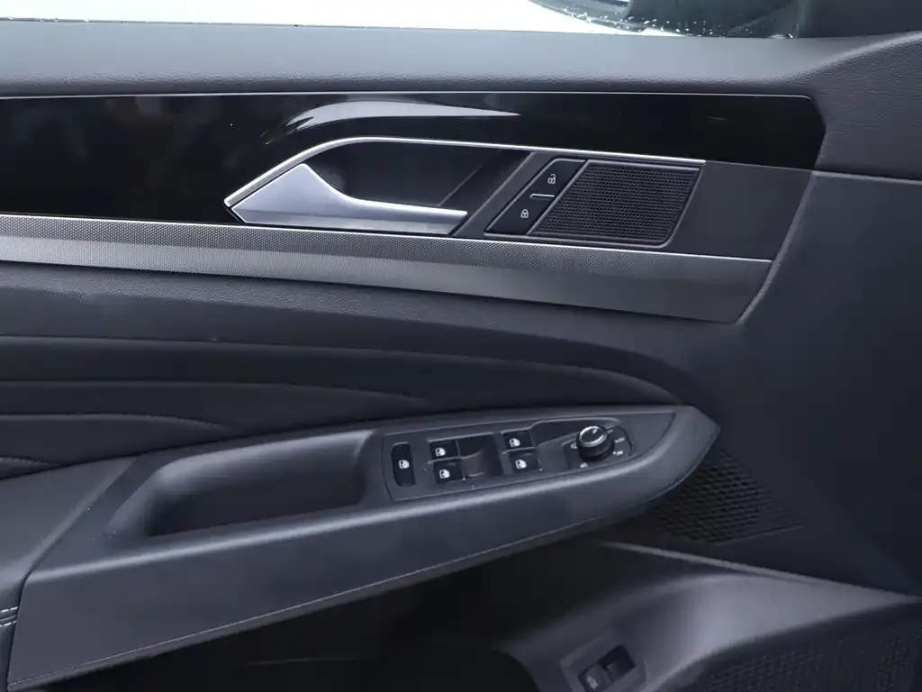 Volkswagen Passat 2025 из CN, фото 6
