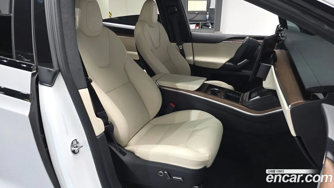 Tesla Model X 2023 из KR, фото 10