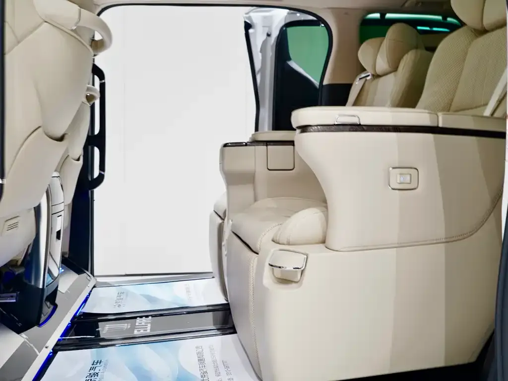 Toyota Vellfire 2021 из CN, фото 10