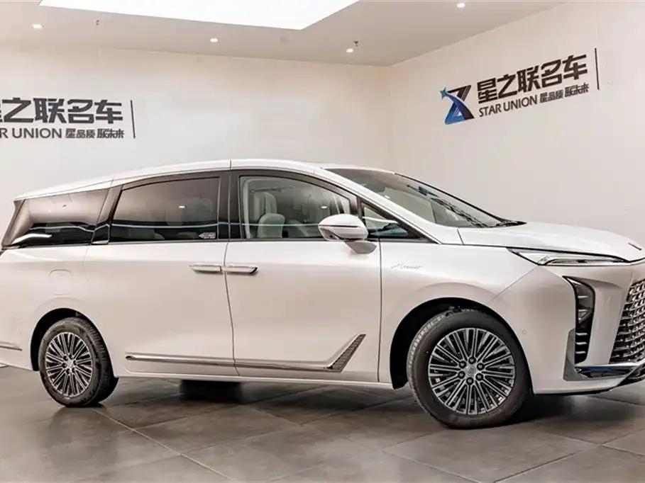 Buick GL8 Hybrid 2024 из CN, фото 6