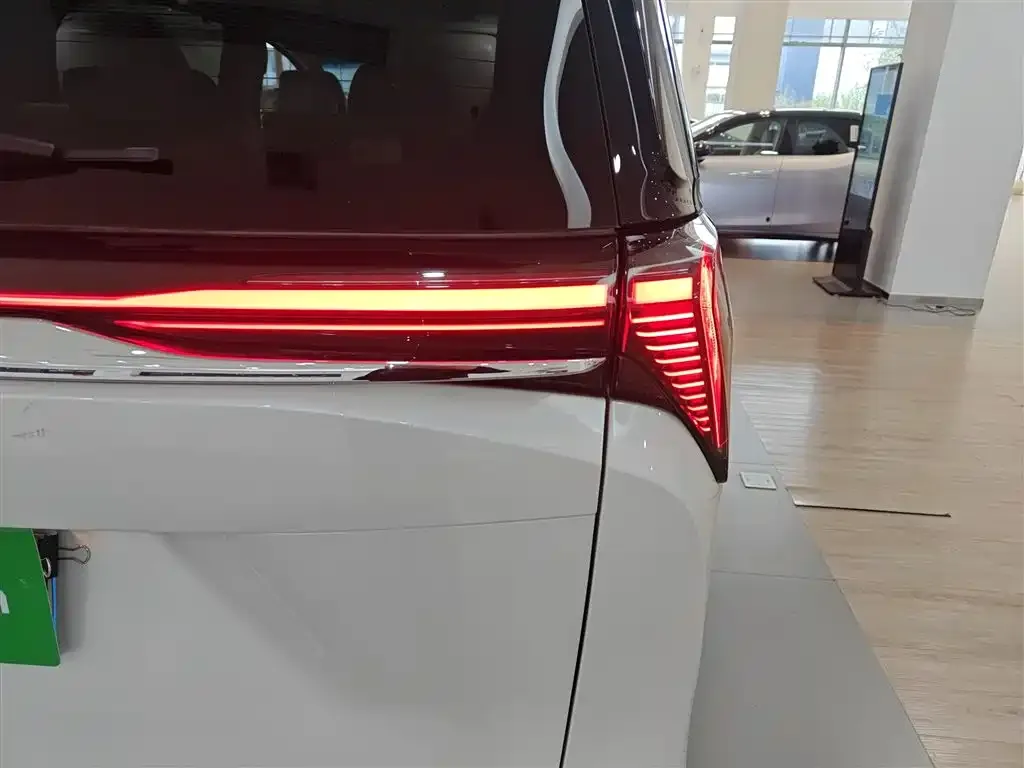 Buick GL8 2024 из CN, фото 8