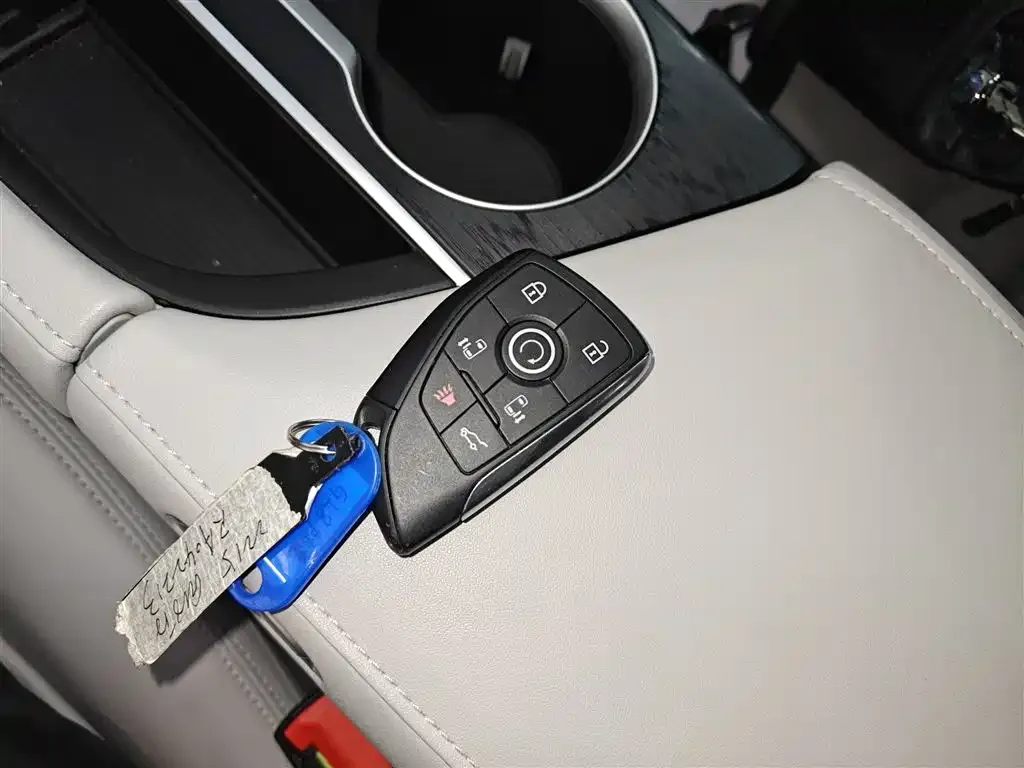 Buick GL8 2024 из CN, фото 9