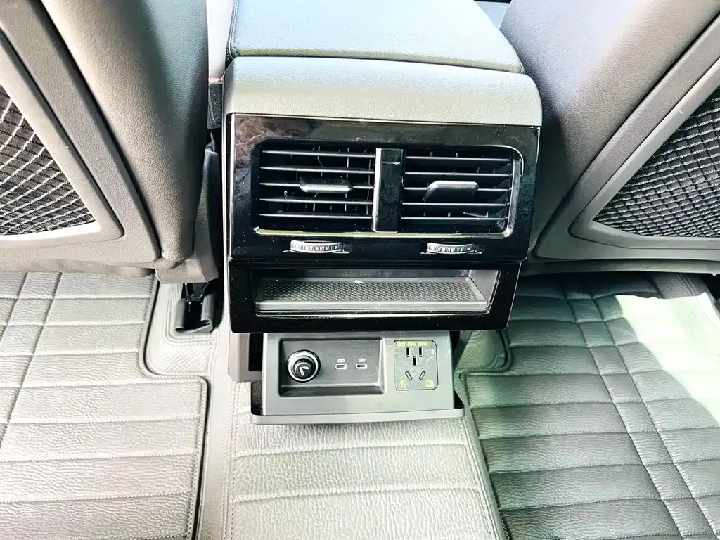 Volkswagen Touareg 2022 из CN, фото 7