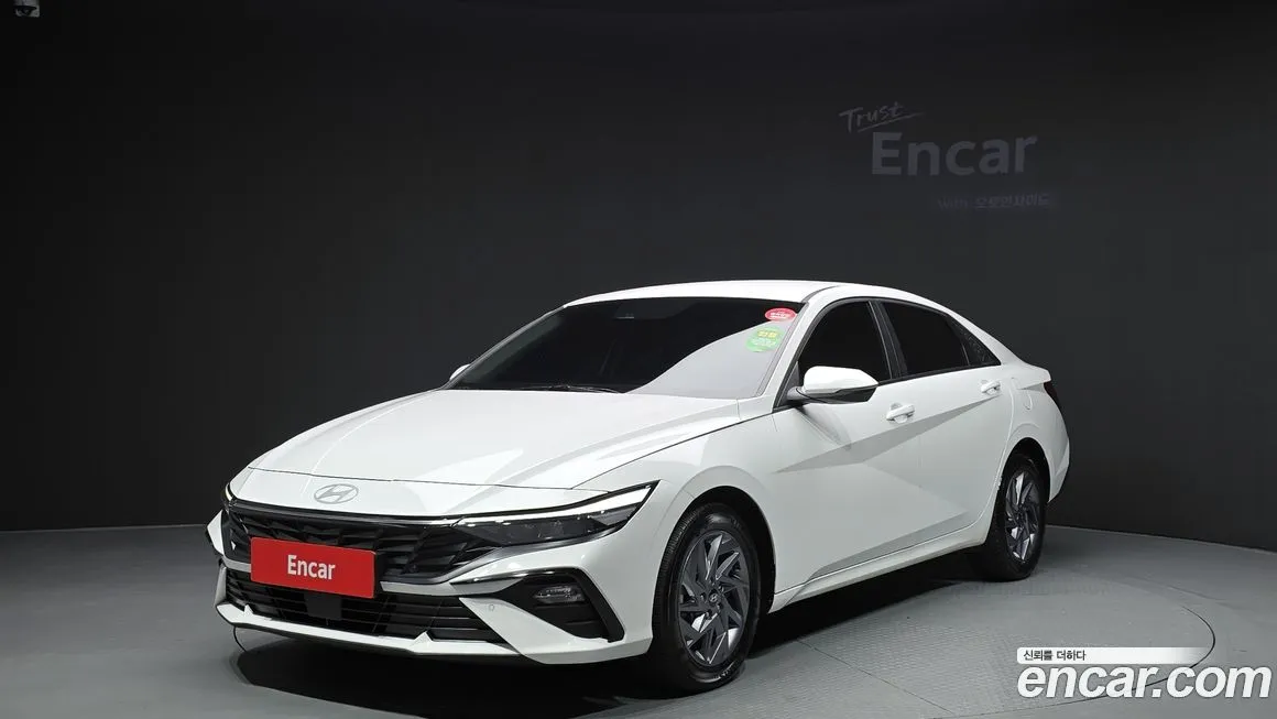 Hyundai AVANTE — фото 1