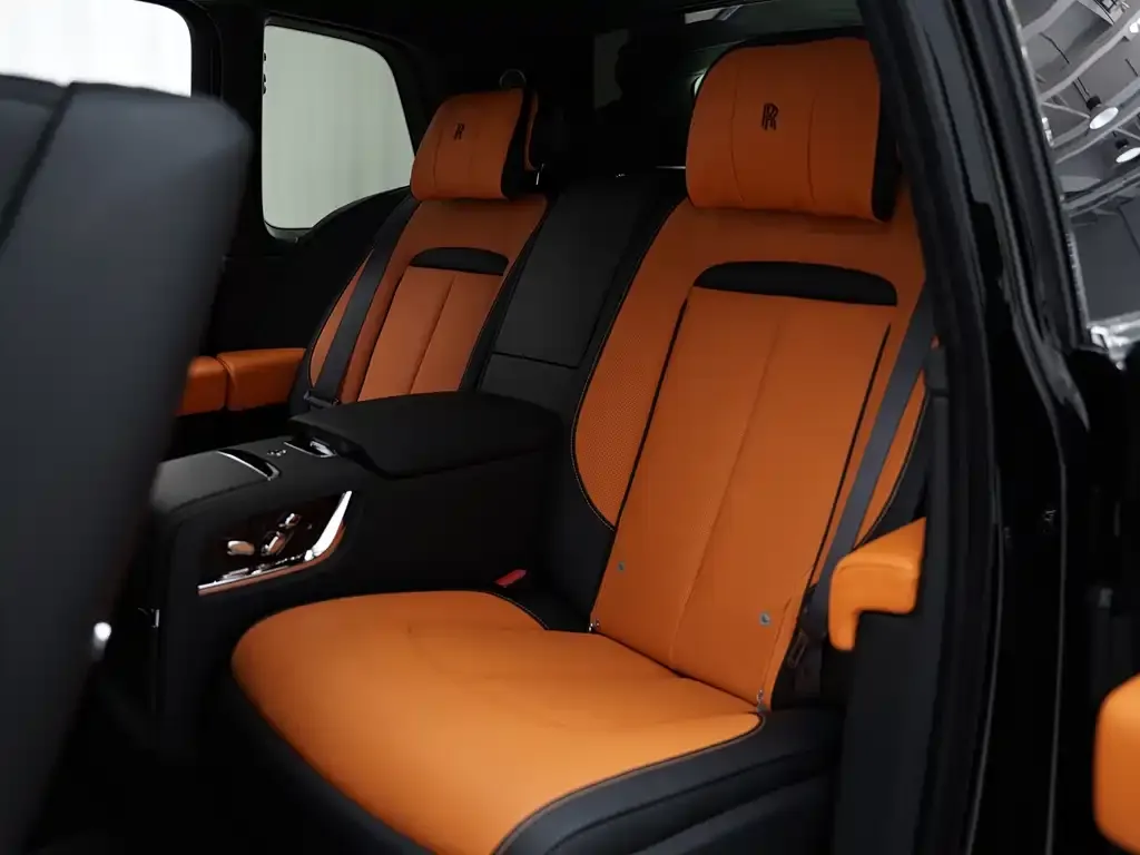 Rolls-Royce Cullinan 2025 из CN, фото 8