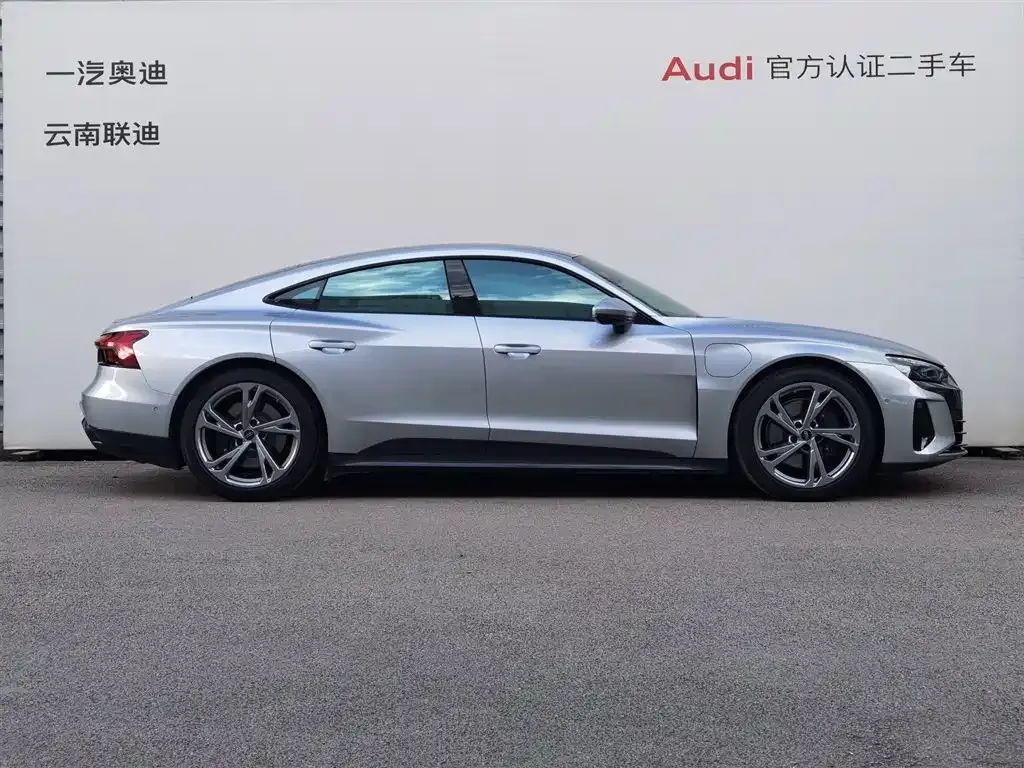 Audi e-tron GT 2024 из CN, фото 3