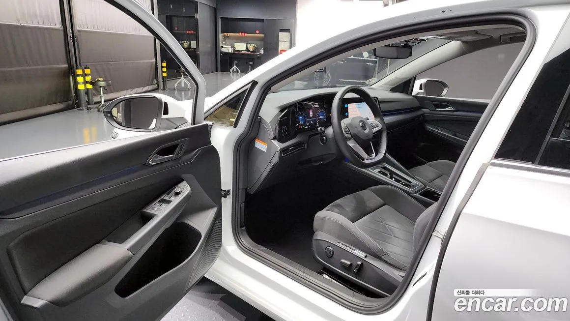 Volkswagen Golf 2022 из KR, фото 10