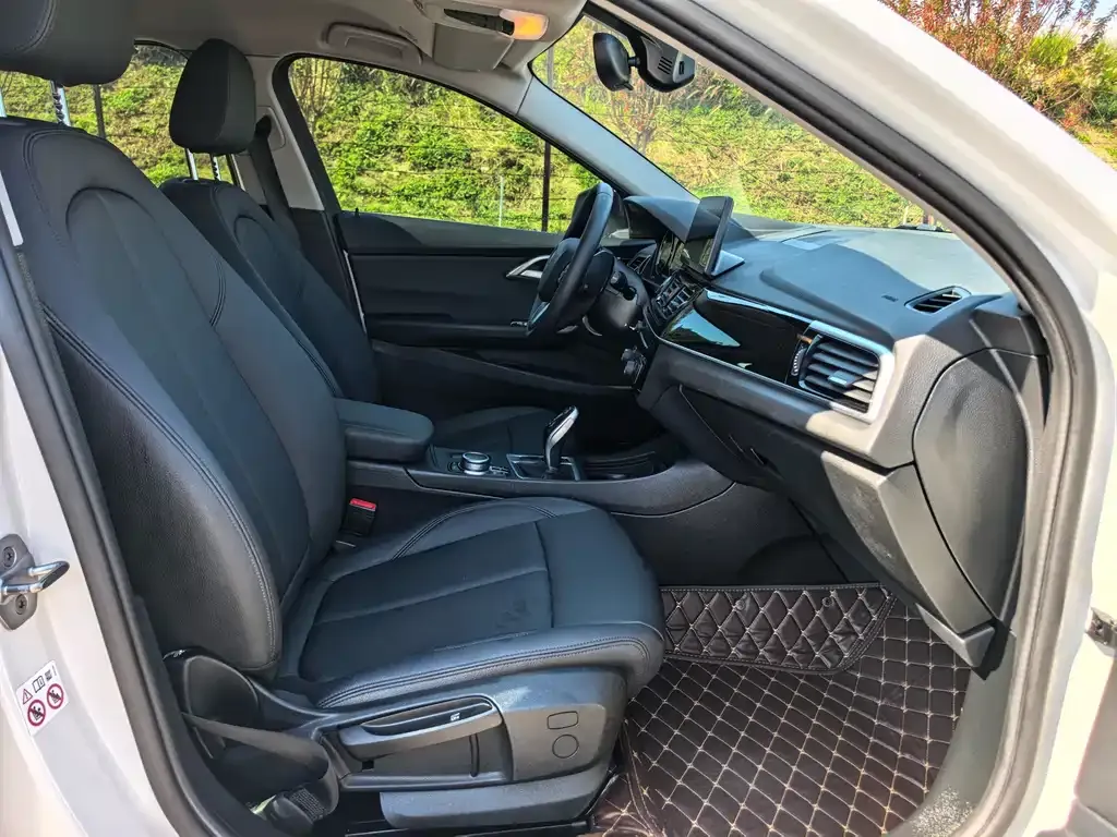 BMW 1 Series 2022 из CN, фото 10