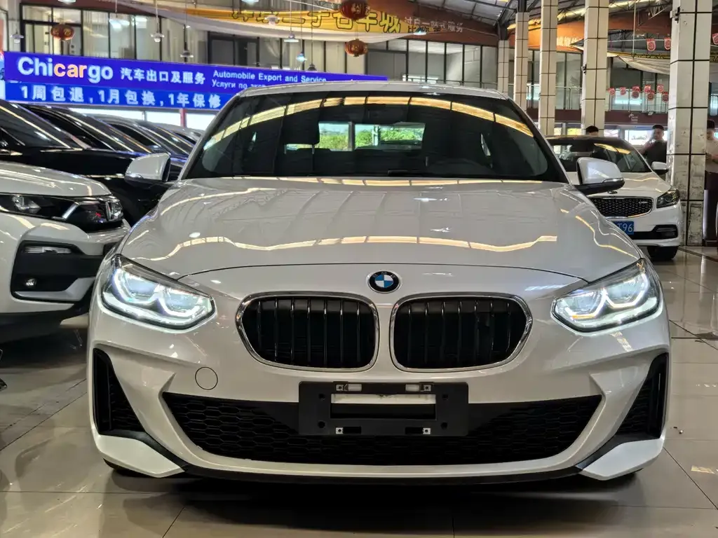 BMW 1 Series 2022 из CN, фото 2