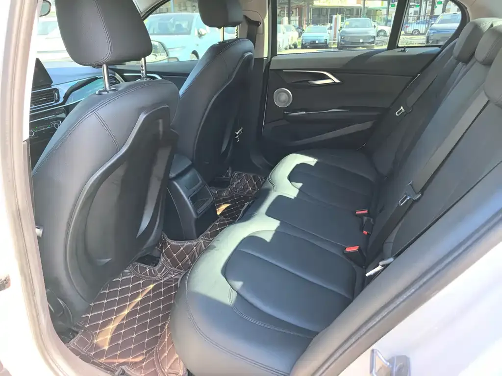 BMW 1 Series 2022 из CN, фото 8