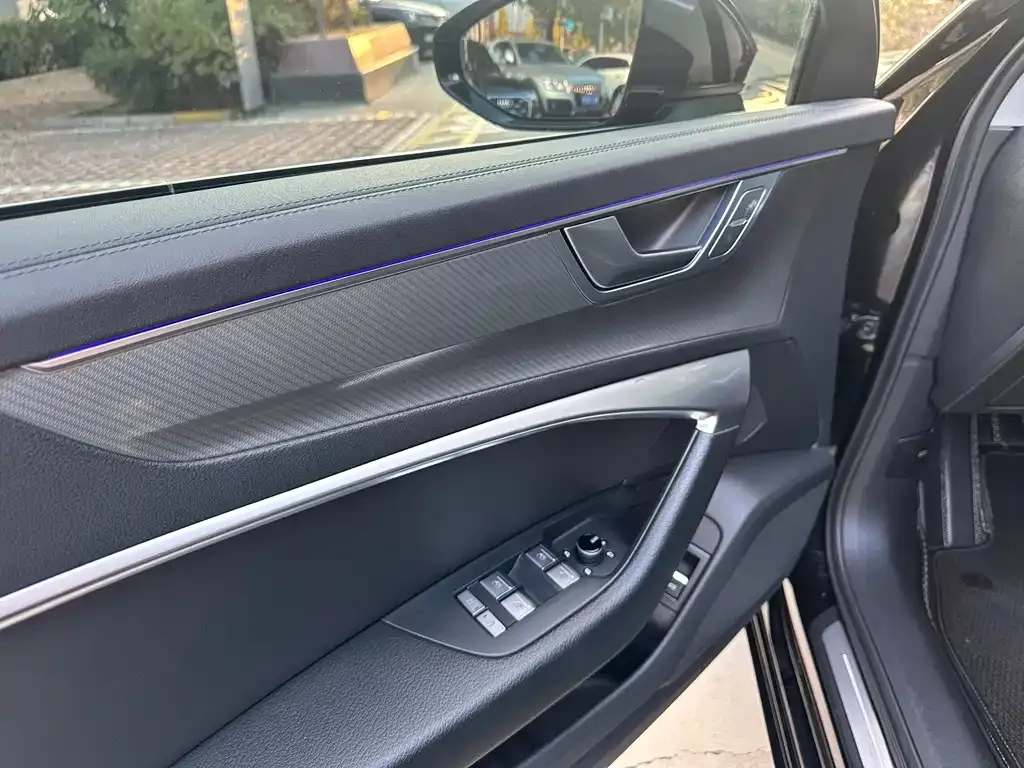 Audi A6L 2023 из CN, фото 5