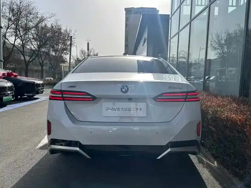 BMW 5 Series 2025 из CN, фото 3