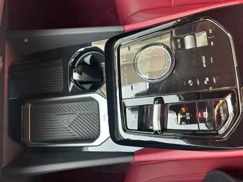 BMW 5 Series 2025 из CN, фото 9