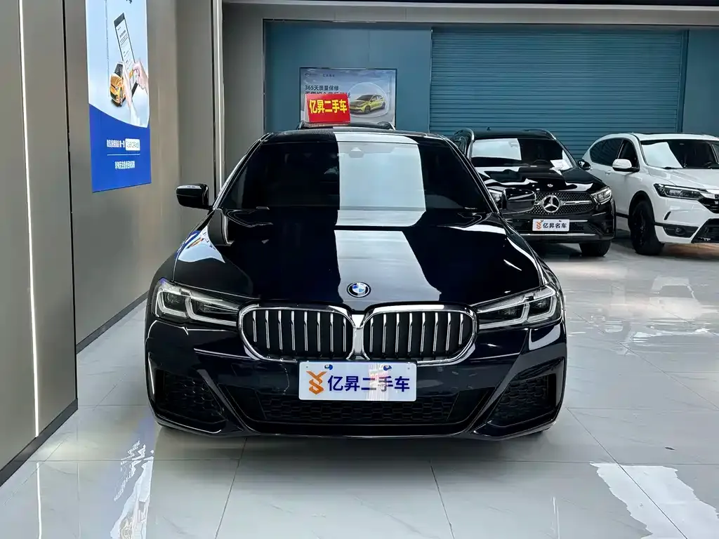 BMW 5 Series (Import) 2022 из CN, фото 2