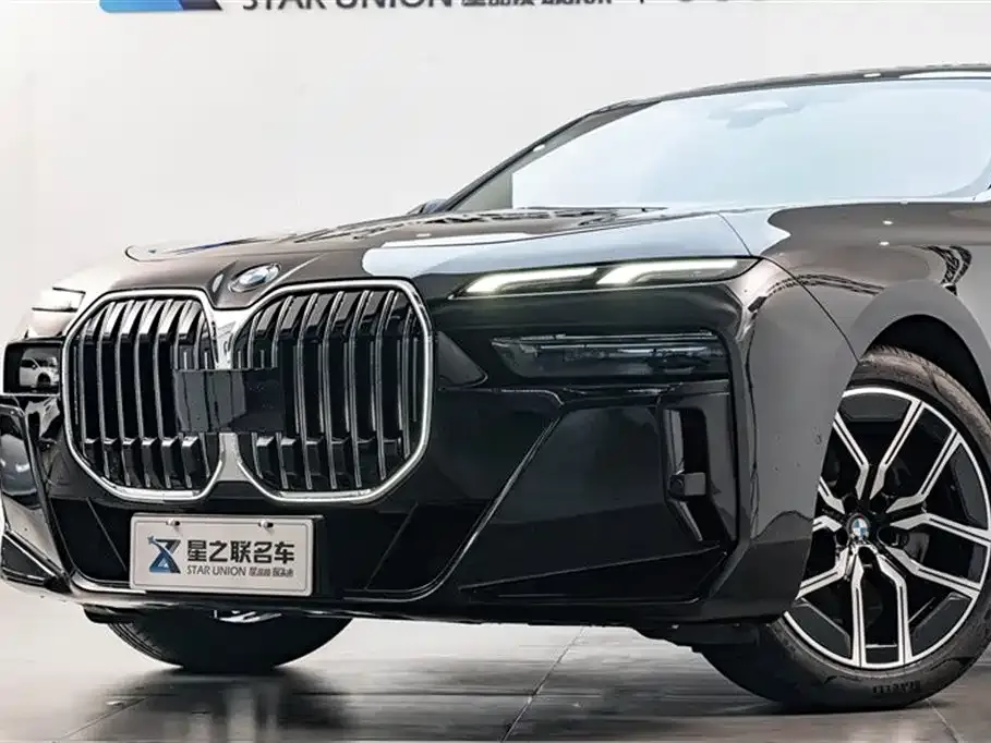 BMW 7 Series — фото 2