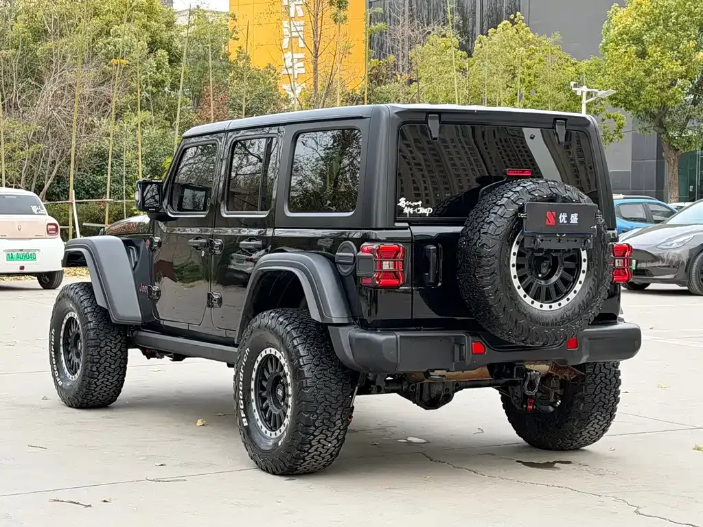 Jeep Wrangler 2024 из CN, фото 4