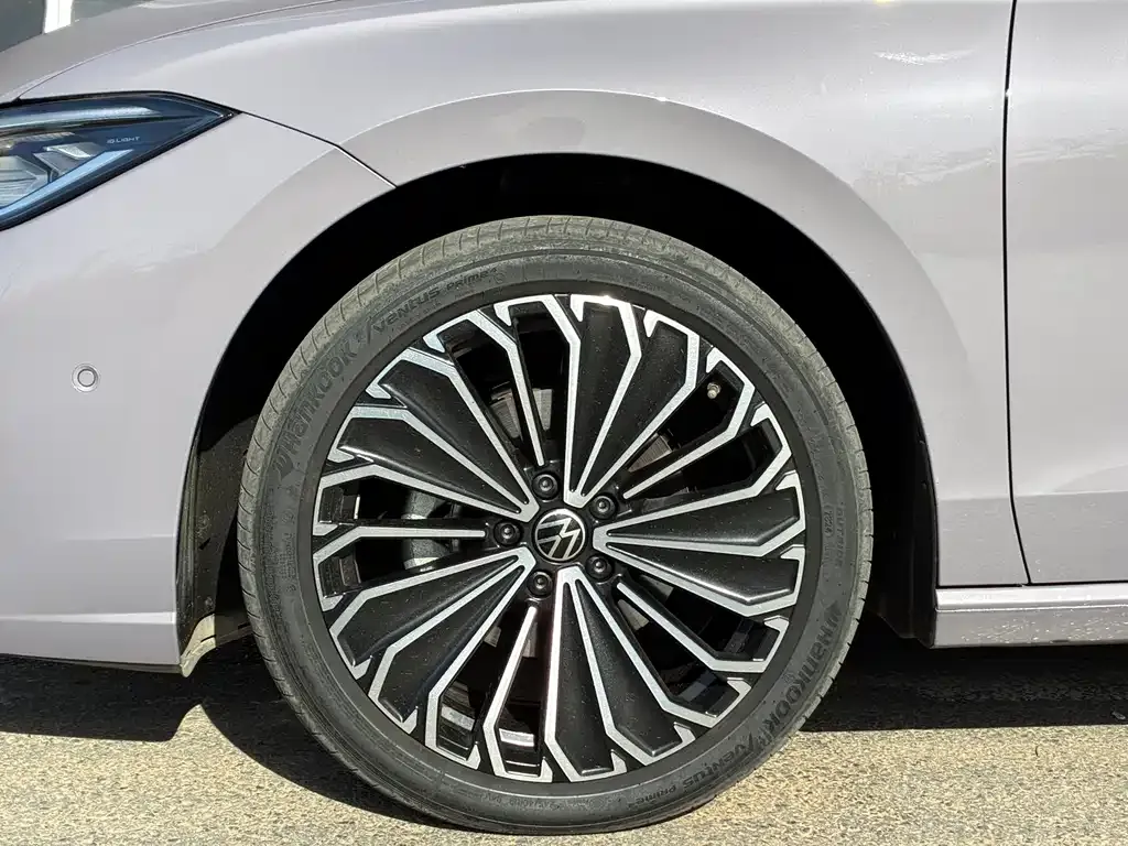 Volkswagen Passat 2024 из CN, фото 3
