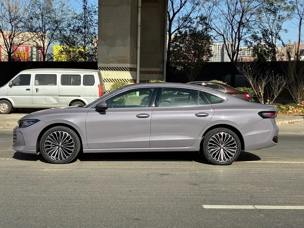 Volkswagen Passat 2024 из CN, фото 4