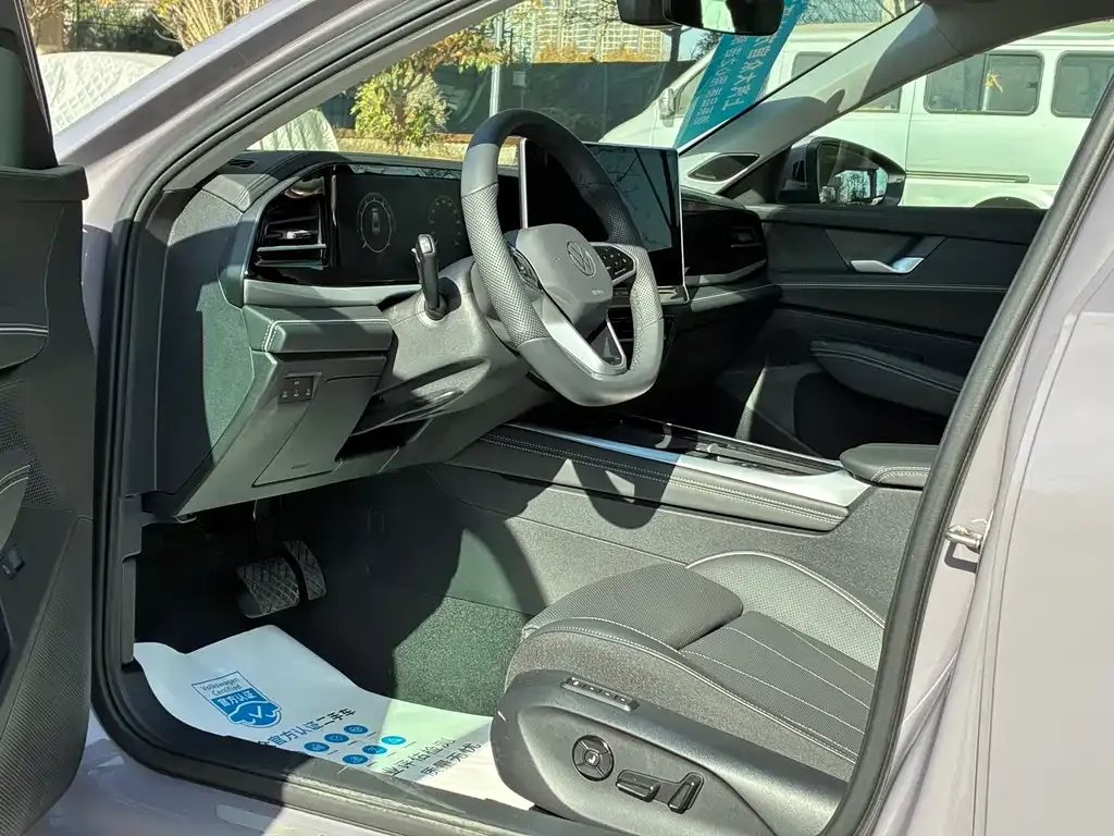 Volkswagen Passat 2024 из CN, фото 5