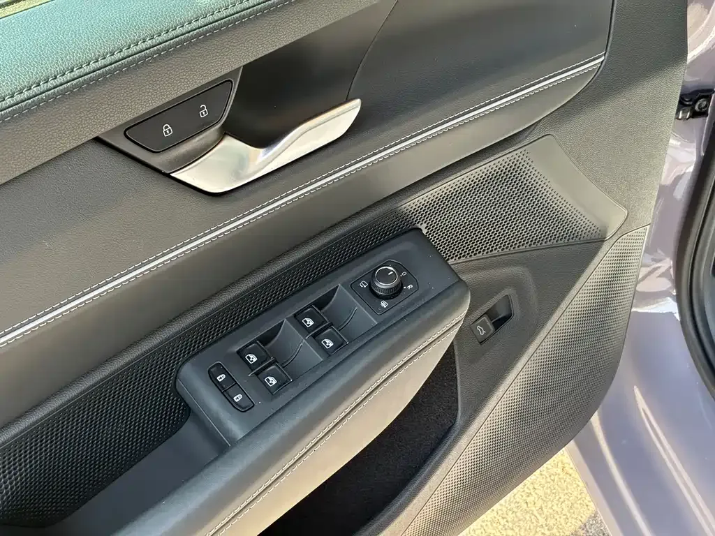 Volkswagen Passat 2024 из CN, фото 6