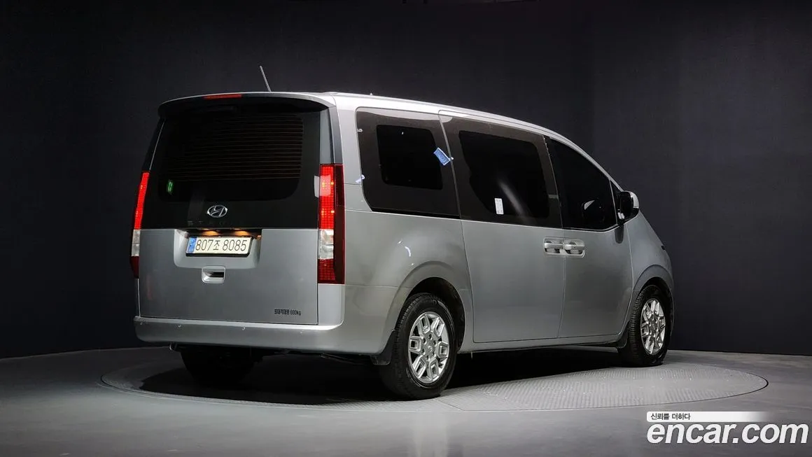 Hyundai Staria — фото 2