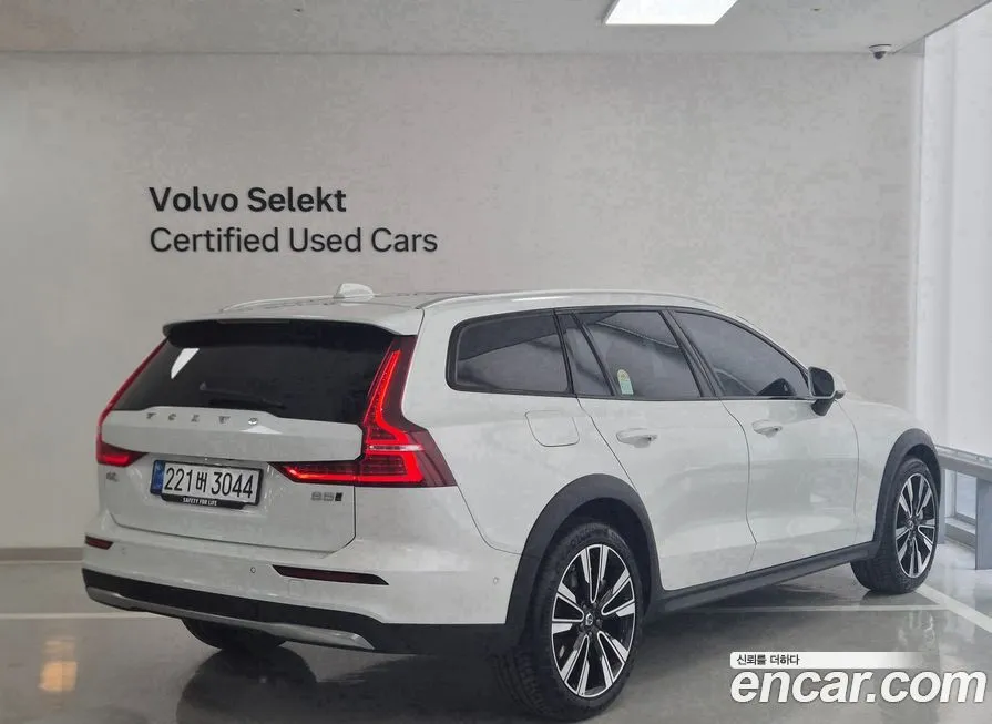 Volvo V60 2025 из KR, фото 2