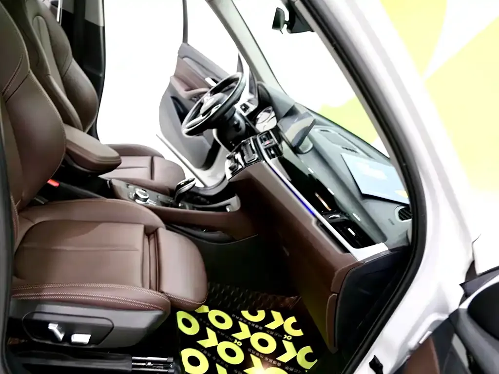 BMW X1 2021 из CN, фото 8