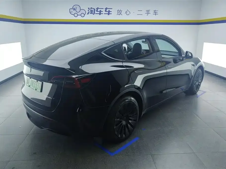 Tesla Model Y — фото 3