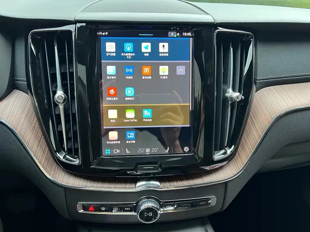 Volvo XC60 2023 из CN, фото 10