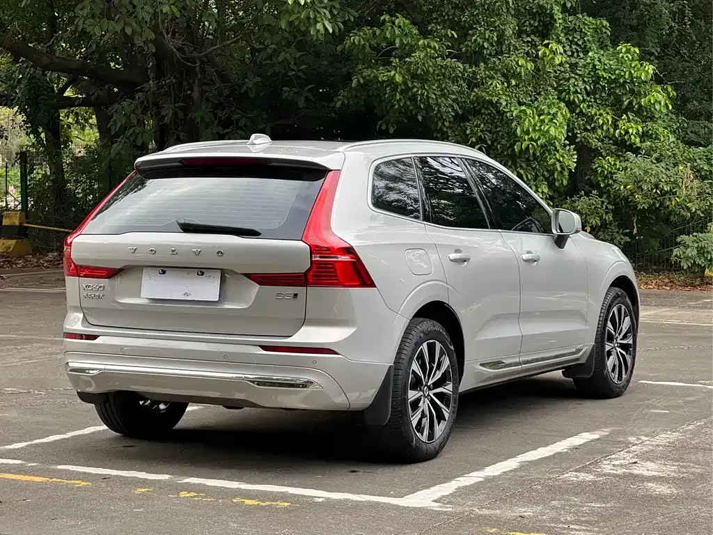 Volvo XC60 2023 из CN, фото 3