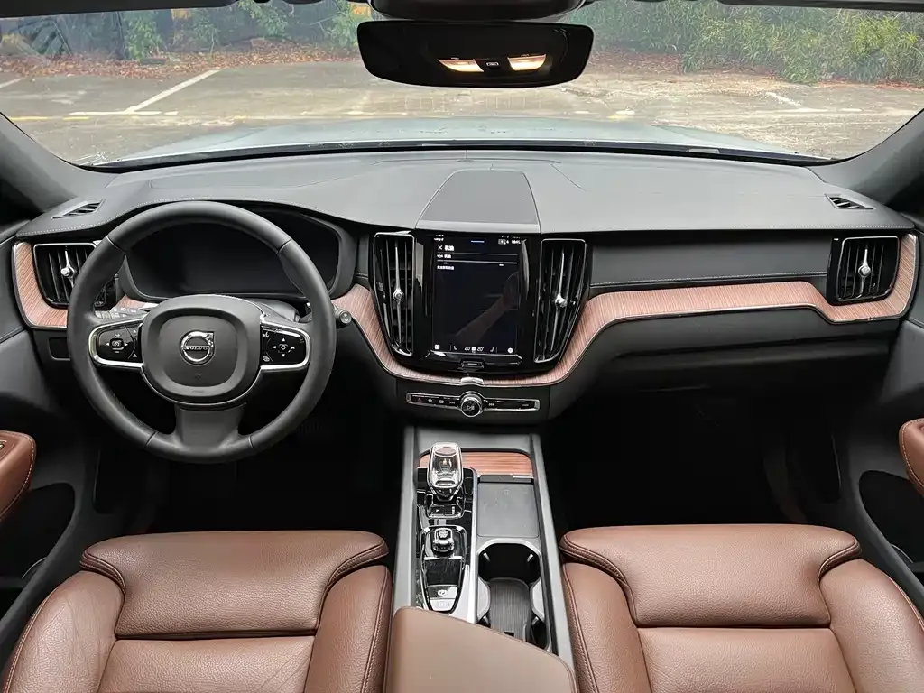 Volvo XC60 2023 из CN, фото 5