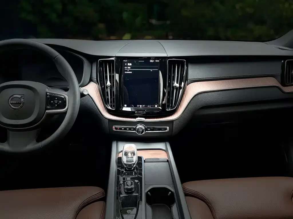 Volvo XC60 2023 из CN, фото 8