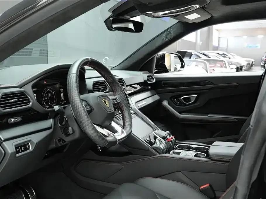 Lamborghini Urus 2023 из CN, фото 8