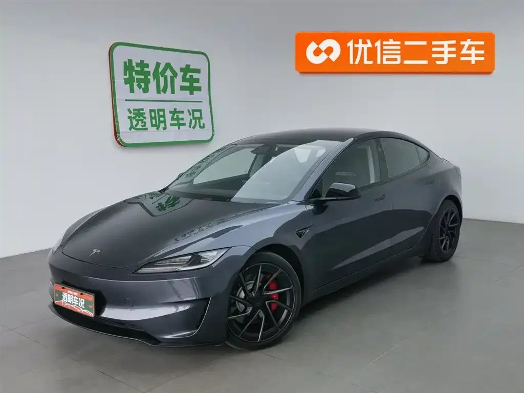 Tesla Model 3 — фото 1