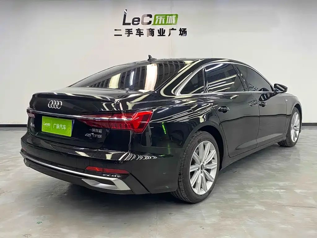 Audi A6L 2024 из CN, фото 4