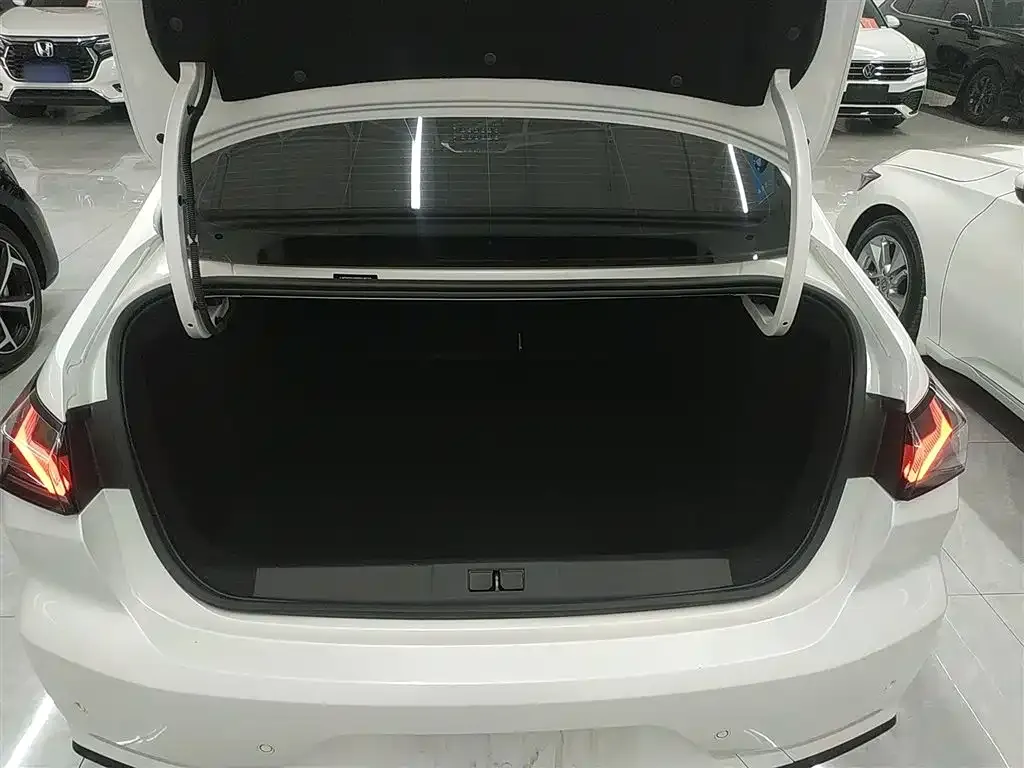 Peugeot 408 2024 из CN, фото 9